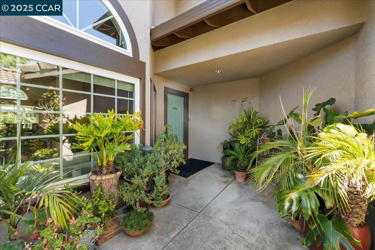 Detail Gallery Image 8 of 48 For 5378 Conestoga Way, El Sobrante,  CA 94803 - 4 Beds | 3 Baths