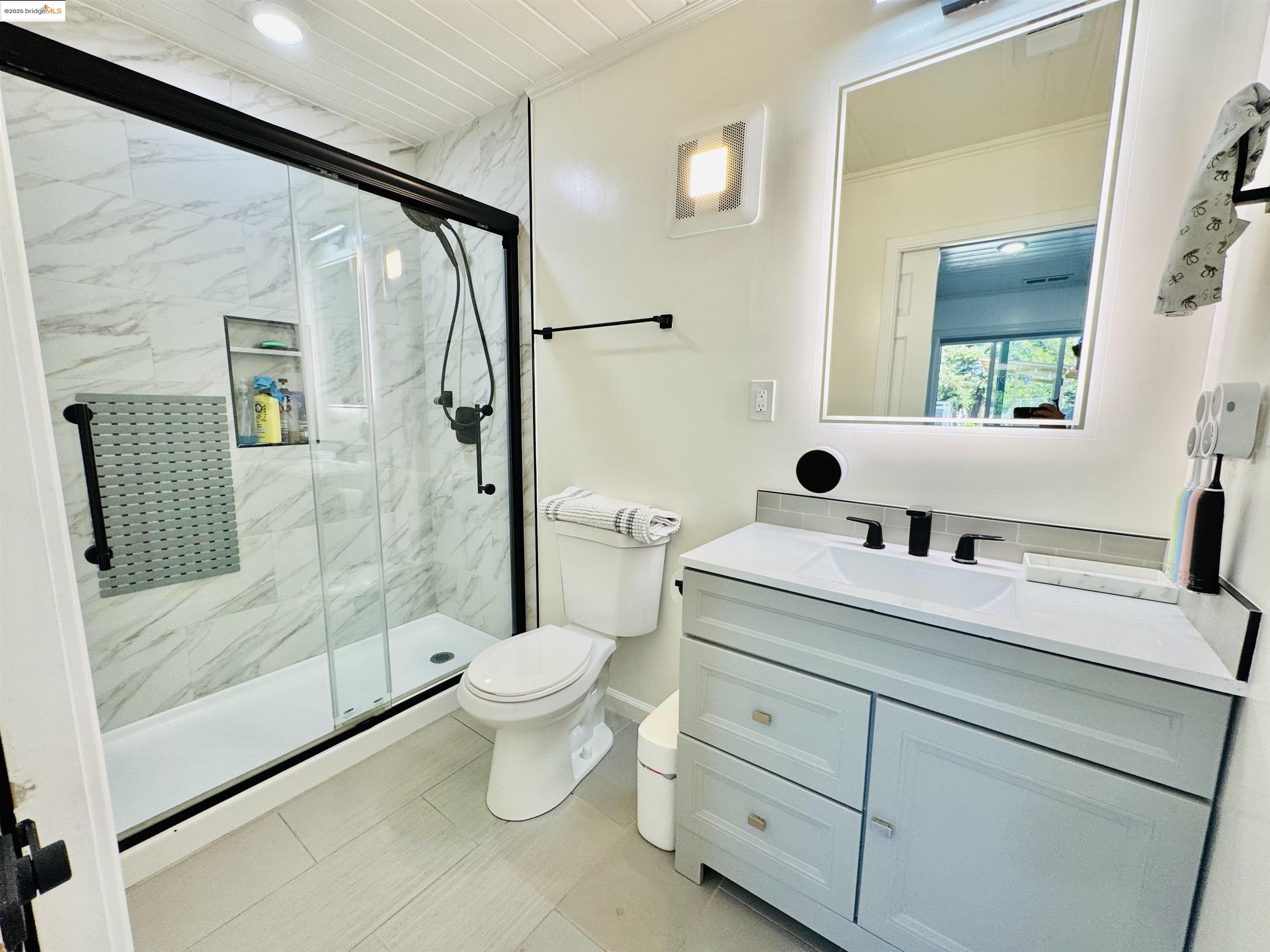 Detail Gallery Image 16 of 20 For 534 Rincon Rd, El Sobrante,  CA 94803 - 3 Beds | 2 Baths