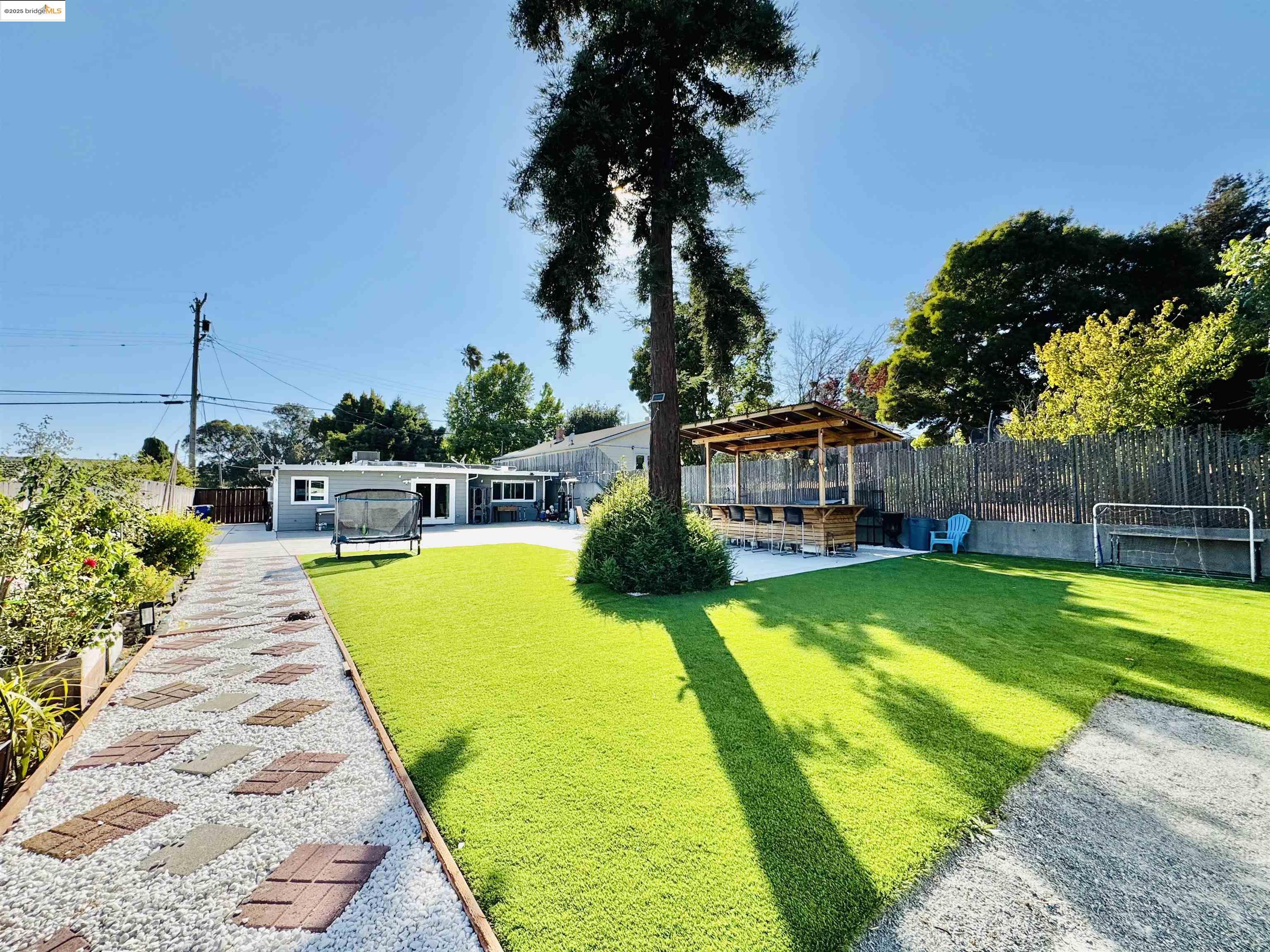 Detail Gallery Image 17 of 20 For 534 Rincon Rd, El Sobrante,  CA 94803 - 3 Beds | 2 Baths