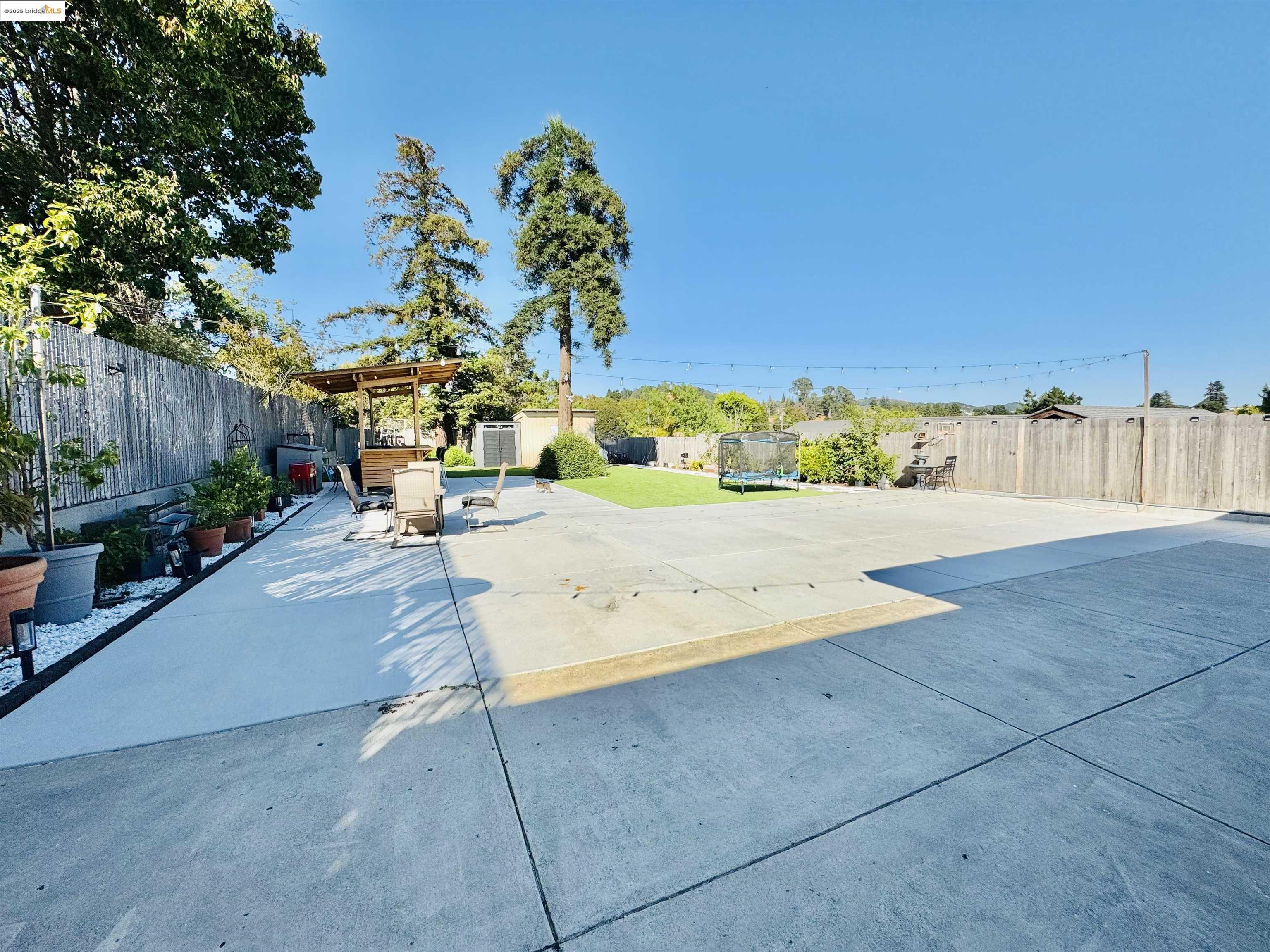 Detail Gallery Image 19 of 20 For 534 Rincon Rd, El Sobrante,  CA 94803 - 3 Beds | 2 Baths