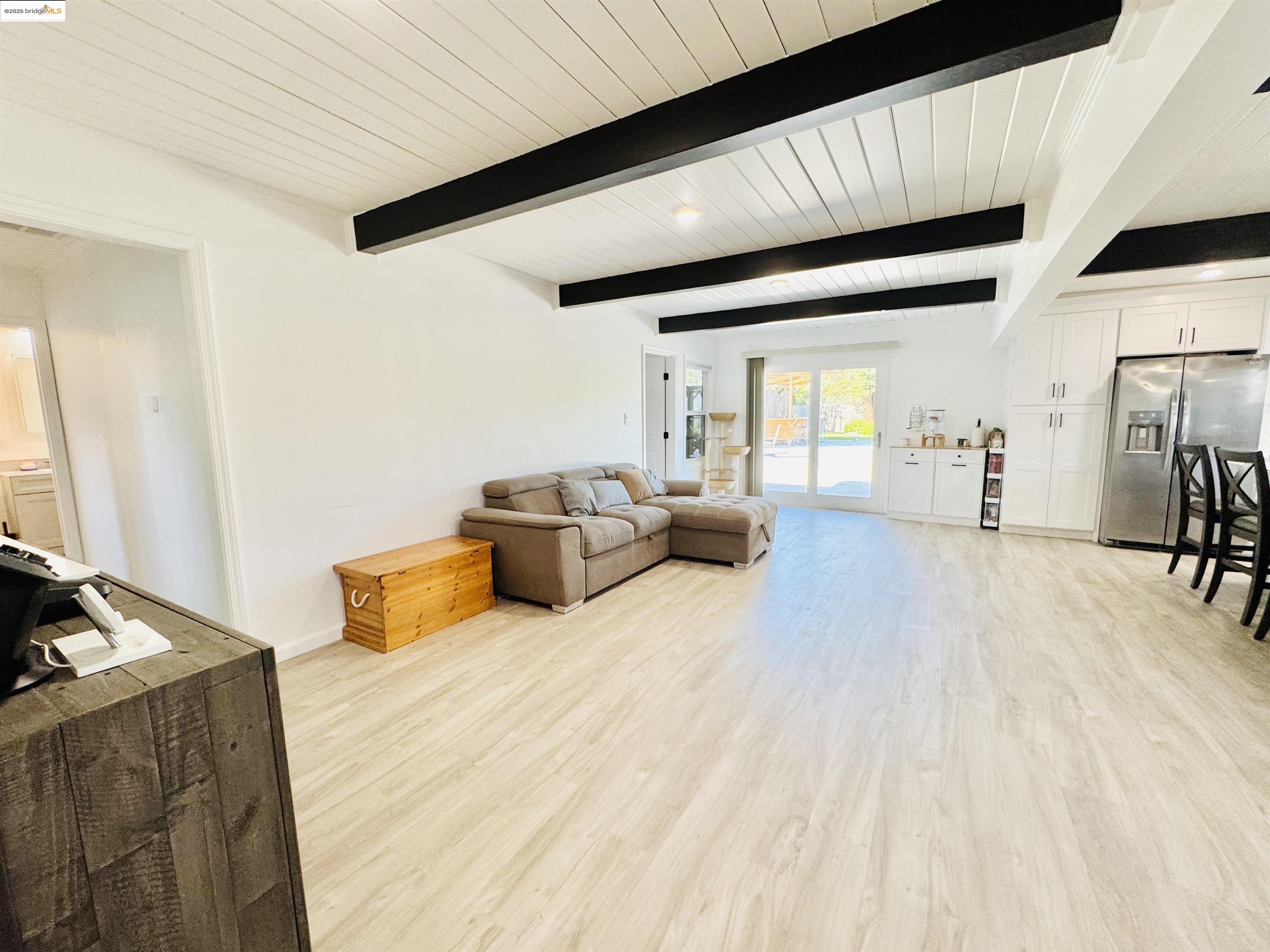 Detail Gallery Image 3 of 20 For 534 Rincon Rd, El Sobrante,  CA 94803 - 3 Beds | 2 Baths