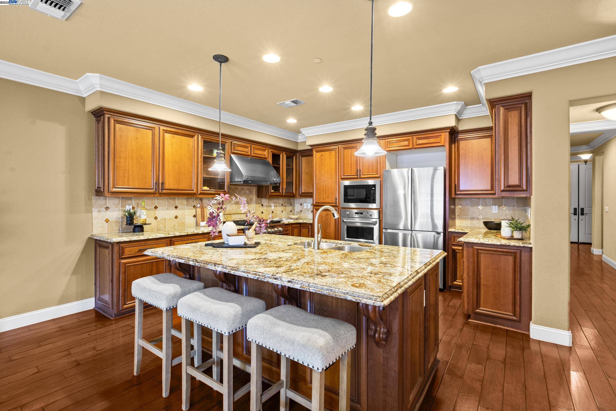 Photo #2: 41103631 Listing 