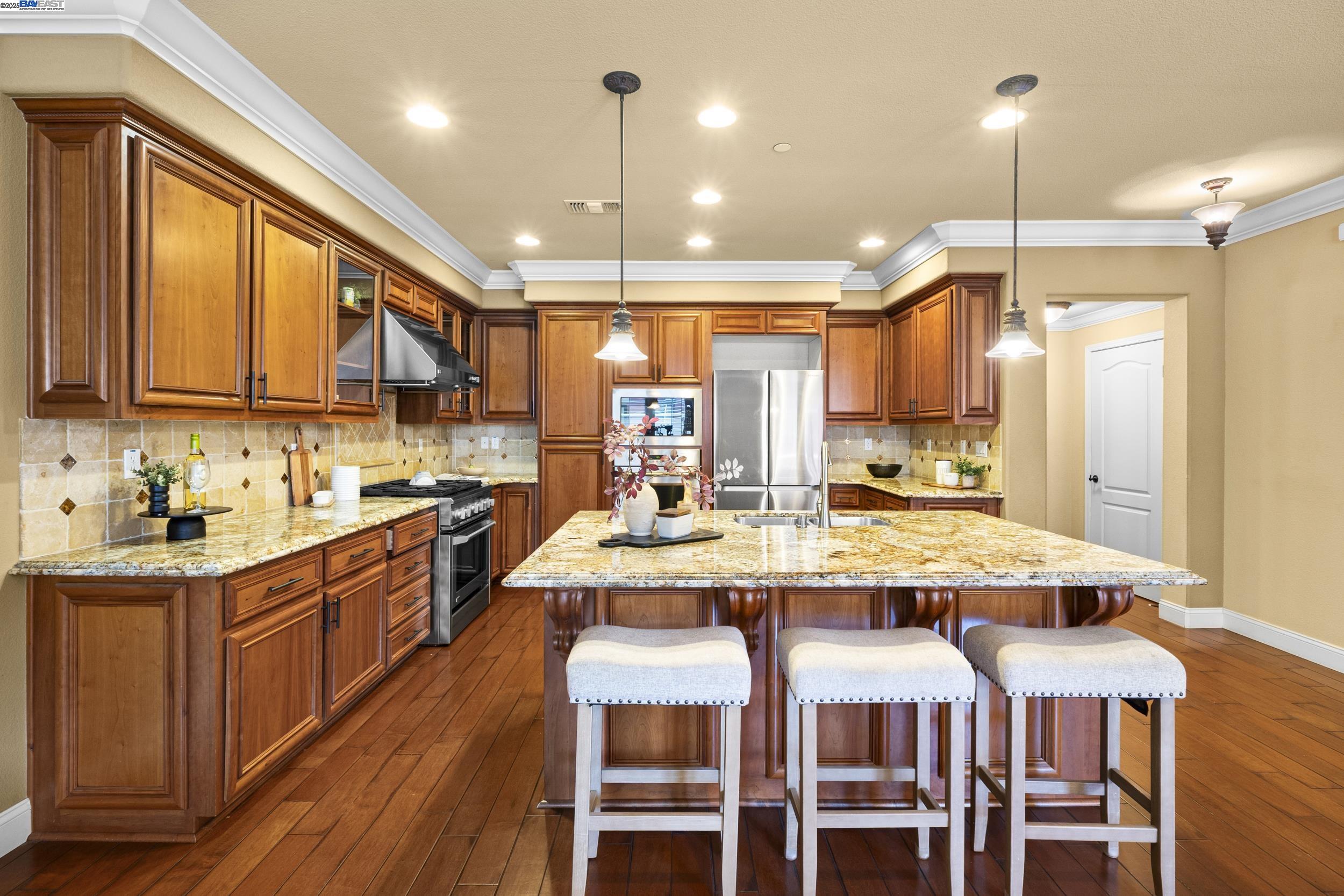 Photo #12: 41103631 Listing: Photo #12