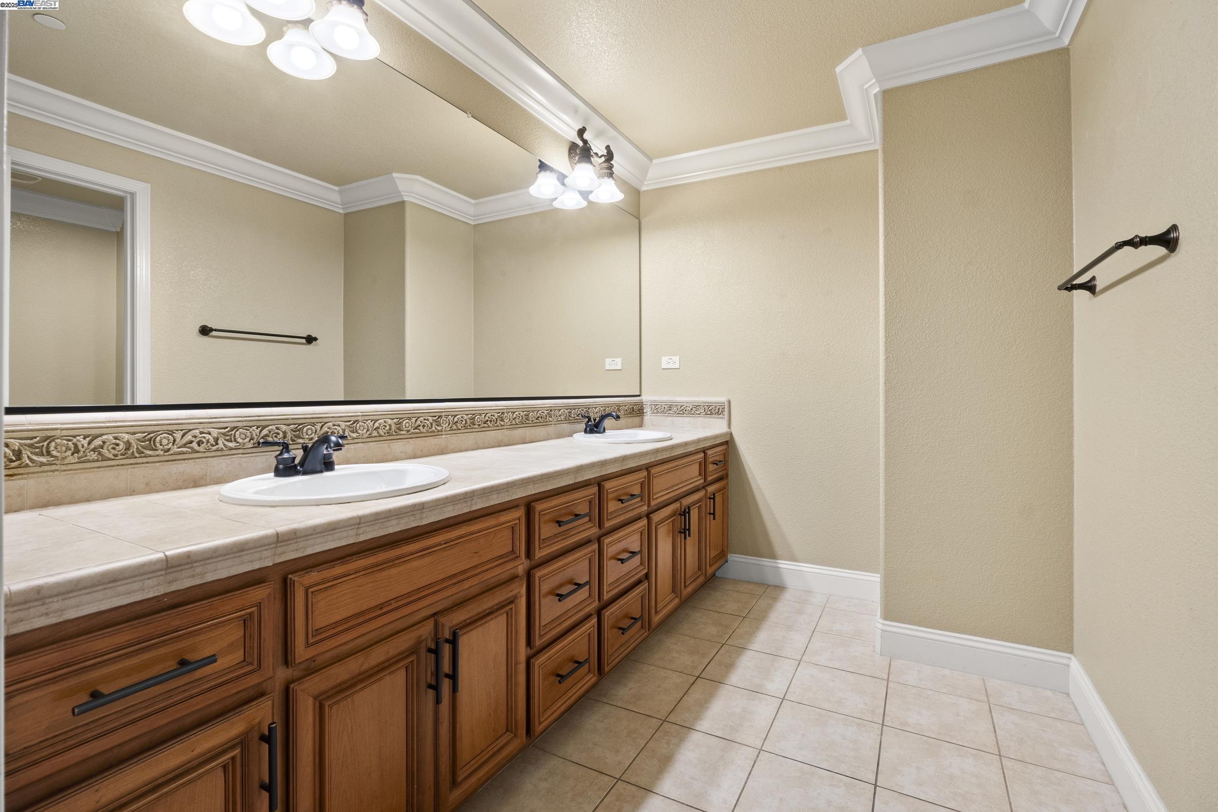 Photo #34: 41103631 Listing: Photo #34