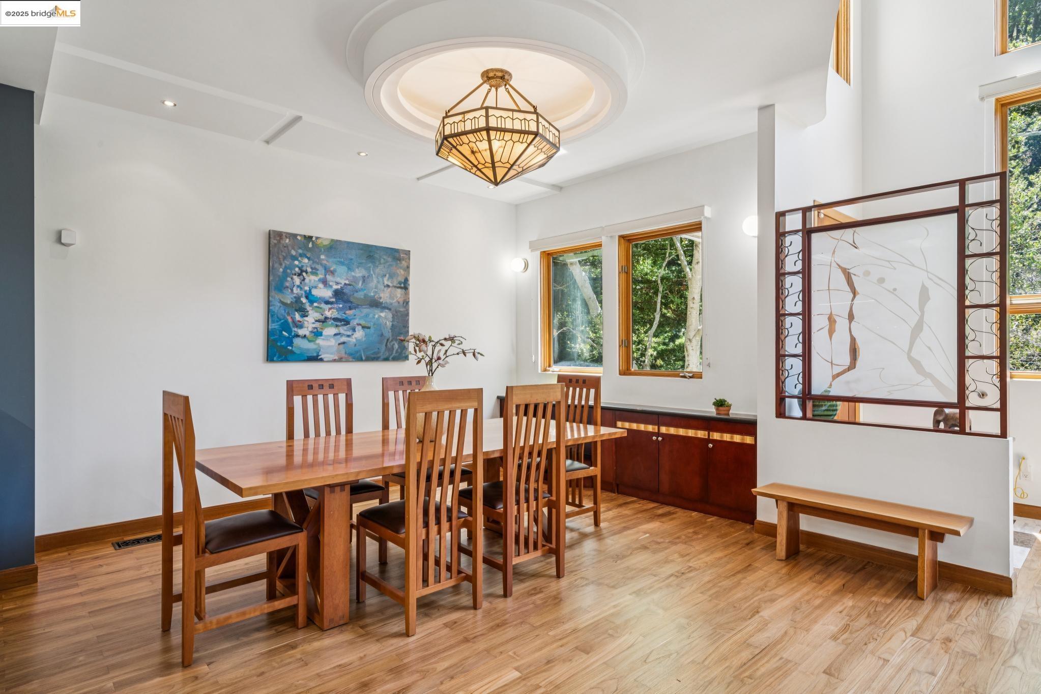 Detail Gallery Image 11 of 52 For 7723 Claremont Ave, Berkeley,  CA 94705 - 5 Beds | 3/1 Baths
