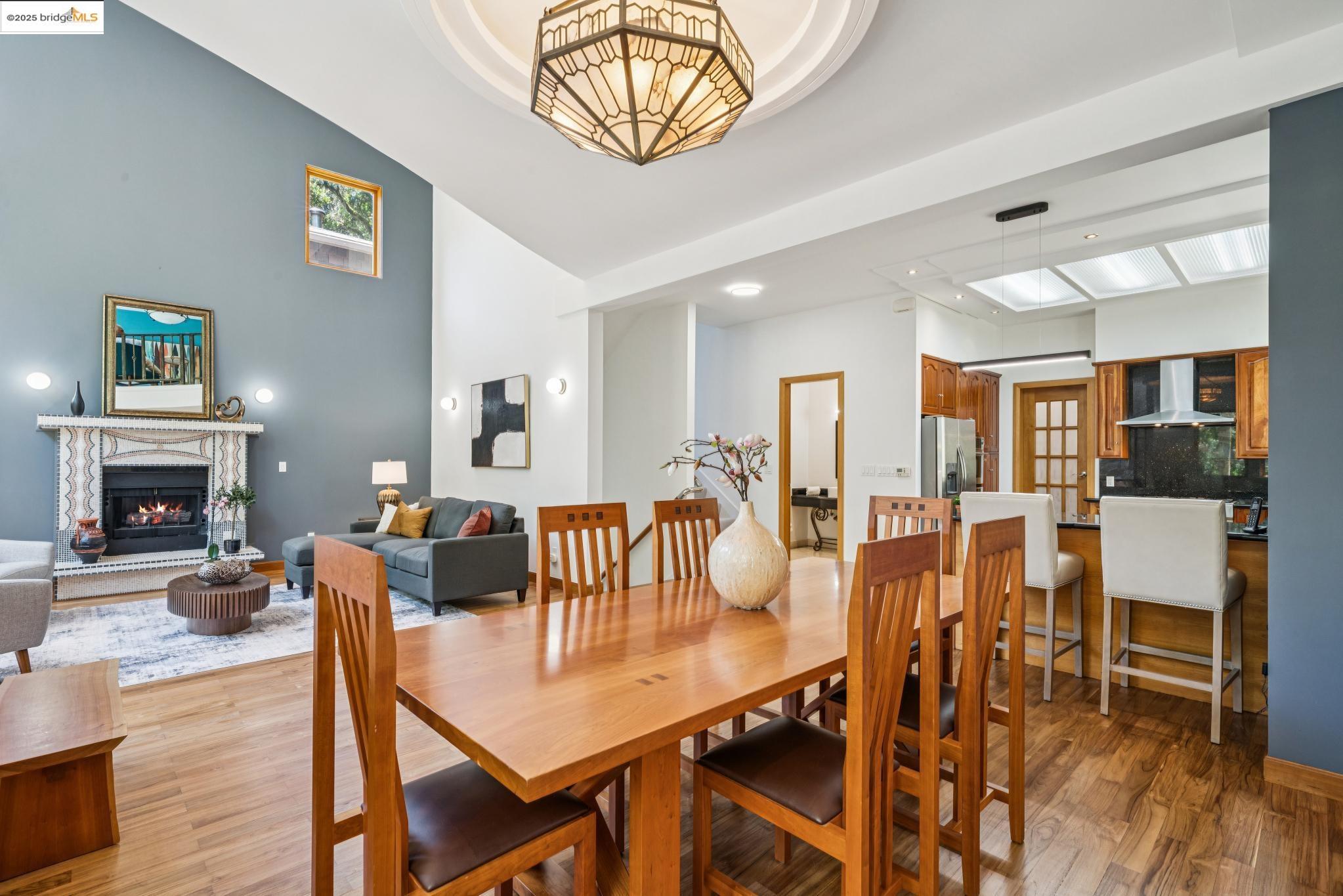 Detail Gallery Image 15 of 52 For 7723 Claremont Ave, Berkeley,  CA 94705 - 5 Beds | 3/1 Baths
