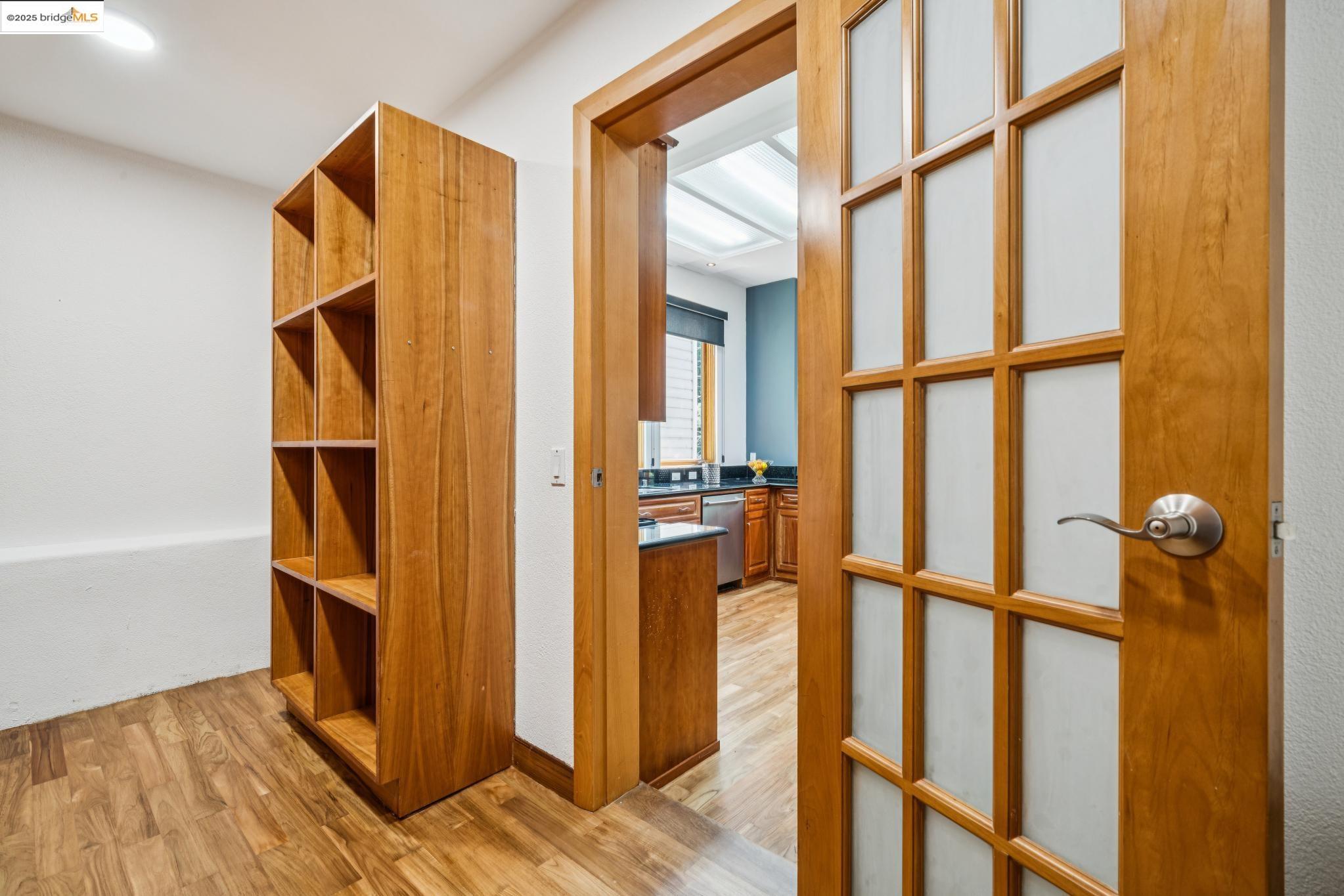 Detail Gallery Image 23 of 52 For 7723 Claremont Ave, Berkeley,  CA 94705 - 5 Beds | 3/1 Baths