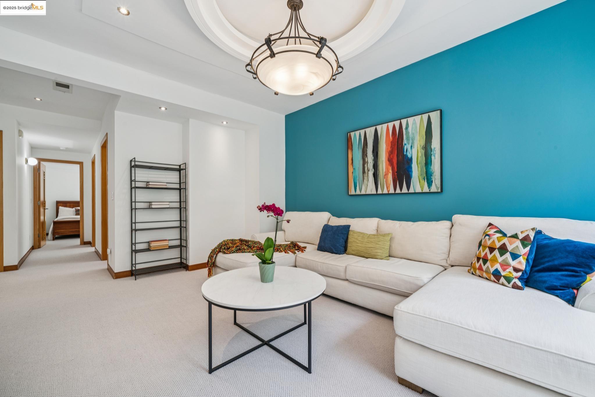 Detail Gallery Image 28 of 52 For 7723 Claremont Ave, Berkeley,  CA 94705 - 5 Beds | 3/1 Baths