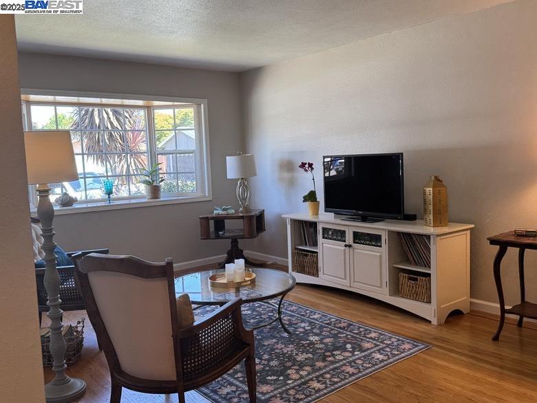Detail Gallery Image 2 of 17 For 4533 Santa Cruz Ct, Fremont,  CA 94536 - 4 Beds | 2 Baths