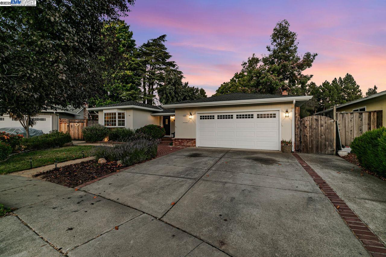 Detail Gallery Image 2 of 34 For 4533 Santa Cruz Ct, Fremont,  CA 94536 - 4 Beds | 2 Baths