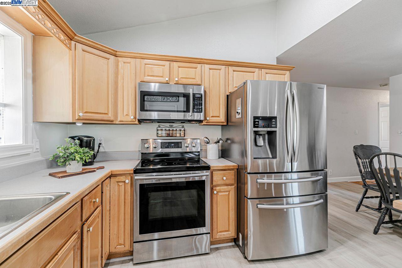 Detail Gallery Image 11 of 34 For 4533 Santa Cruz Ct, Fremont,  CA 94536 - 4 Beds | 2 Baths