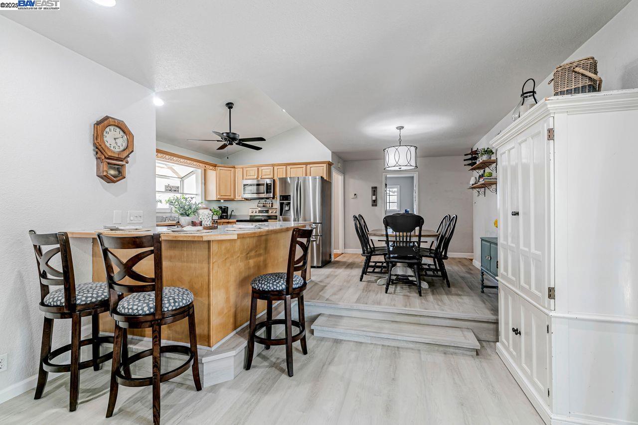 Detail Gallery Image 13 of 34 For 4533 Santa Cruz Ct, Fremont,  CA 94536 - 4 Beds | 2 Baths