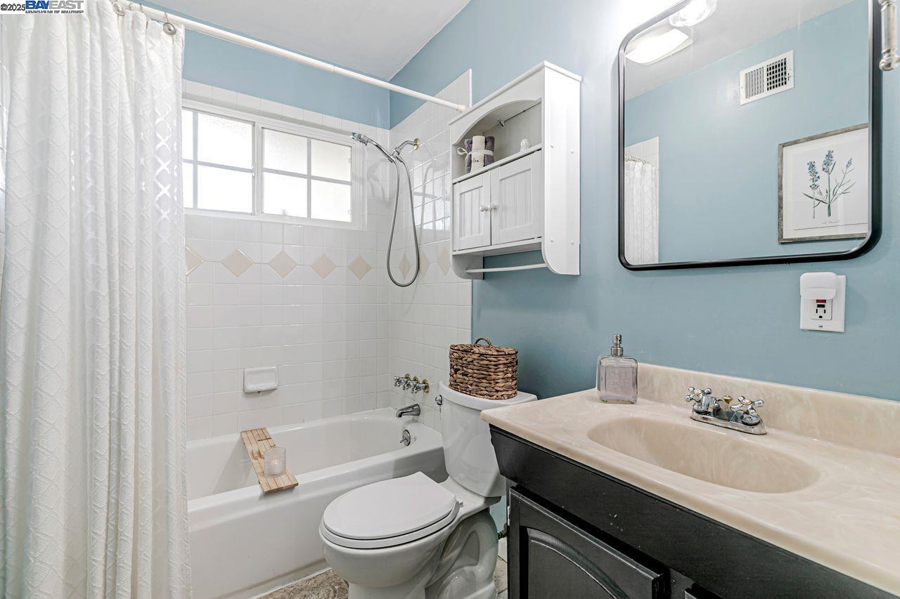 Detail Gallery Image 19 of 34 For 4533 Santa Cruz Ct, Fremont,  CA 94536 - 4 Beds | 2 Baths