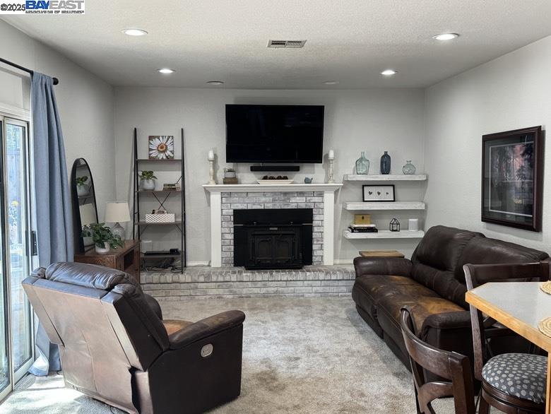 Detail Gallery Image 3 of 17 For 4533 Santa Cruz Ct, Fremont,  CA 94536 - 4 Beds | 2 Baths