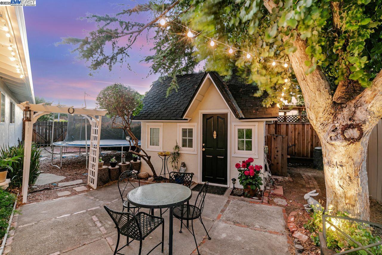 Detail Gallery Image 21 of 34 For 4533 Santa Cruz Ct, Fremont,  CA 94536 - 4 Beds | 2 Baths