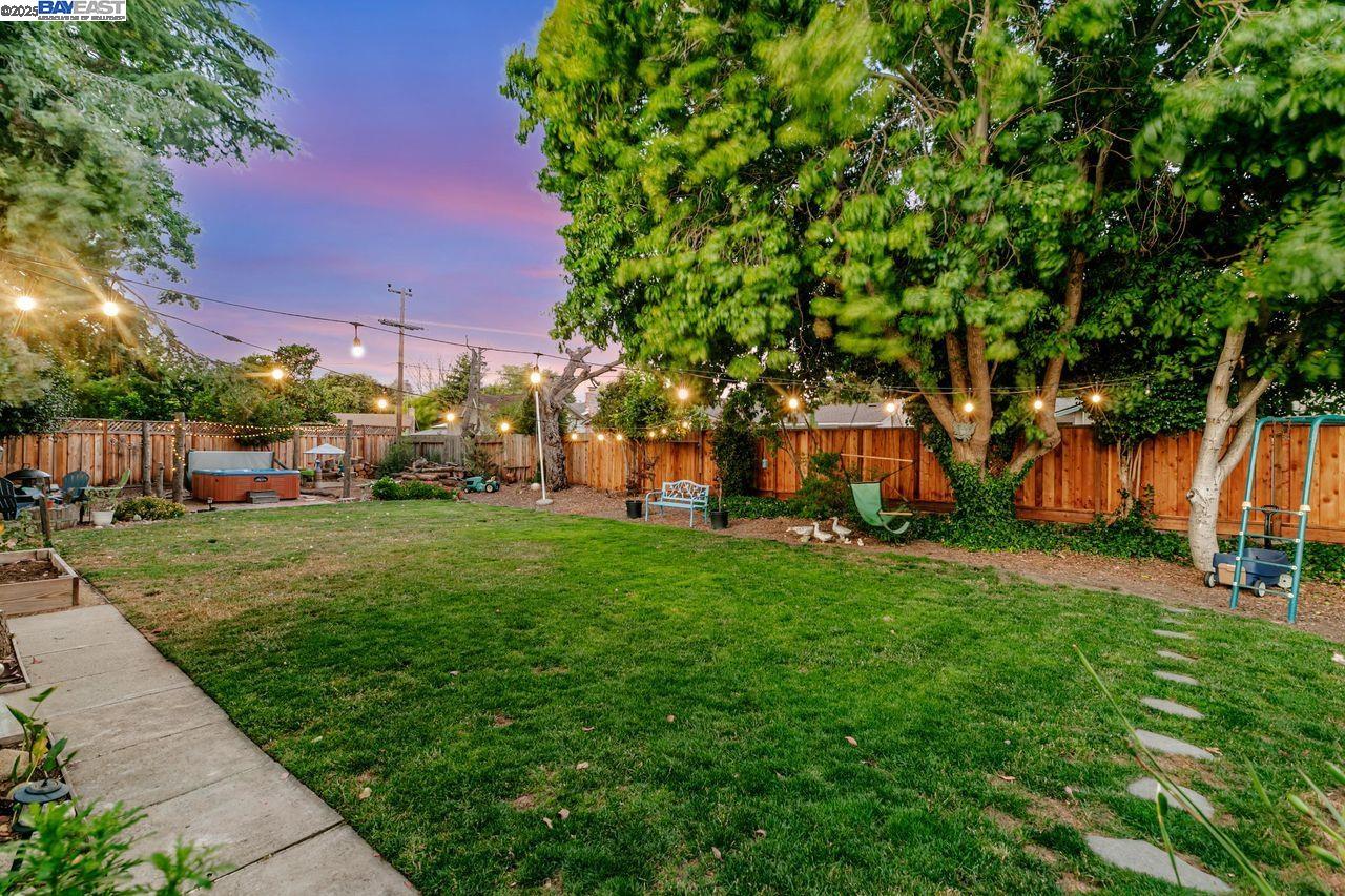 Detail Gallery Image 27 of 34 For 4533 Santa Cruz Ct, Fremont,  CA 94536 - 4 Beds | 2 Baths