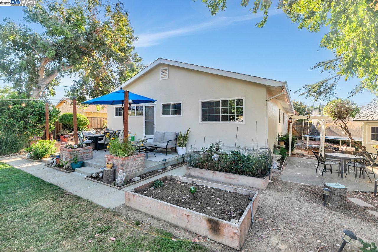 Detail Gallery Image 32 of 34 For 4533 Santa Cruz Ct, Fremont,  CA 94536 - 4 Beds | 2 Baths