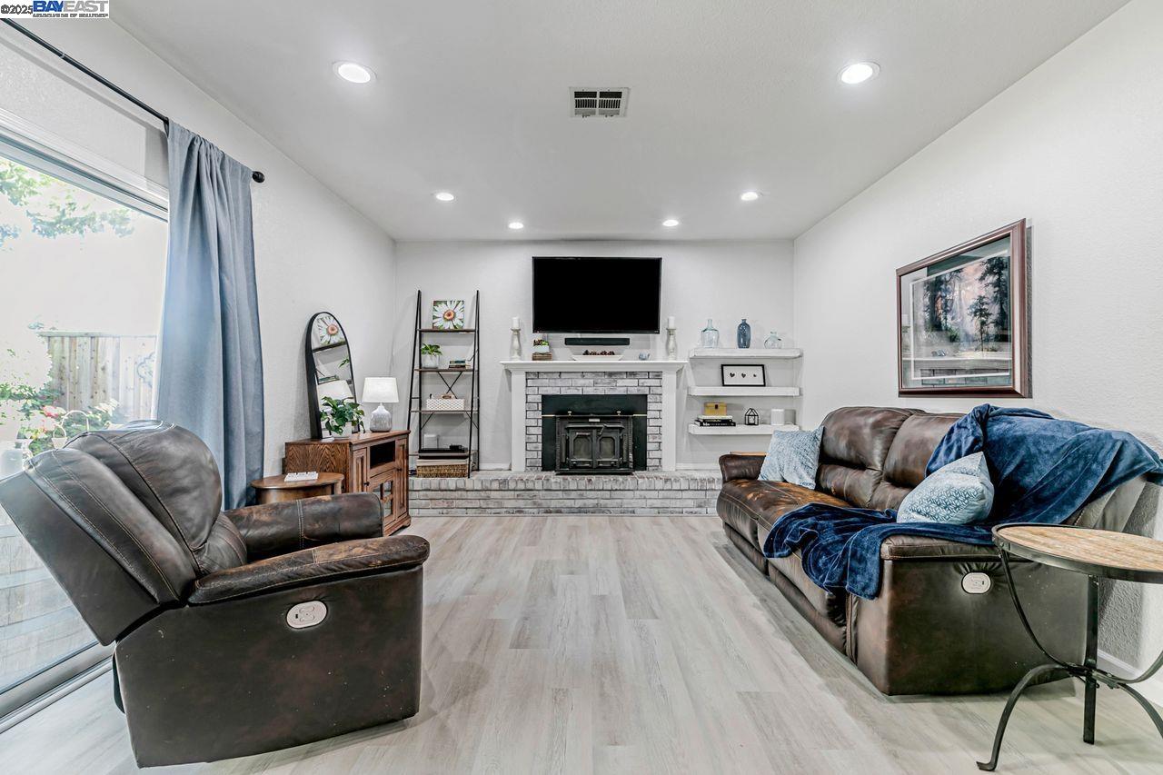 Detail Gallery Image 7 of 34 For 4533 Santa Cruz Ct, Fremont,  CA 94536 - 4 Beds | 2 Baths