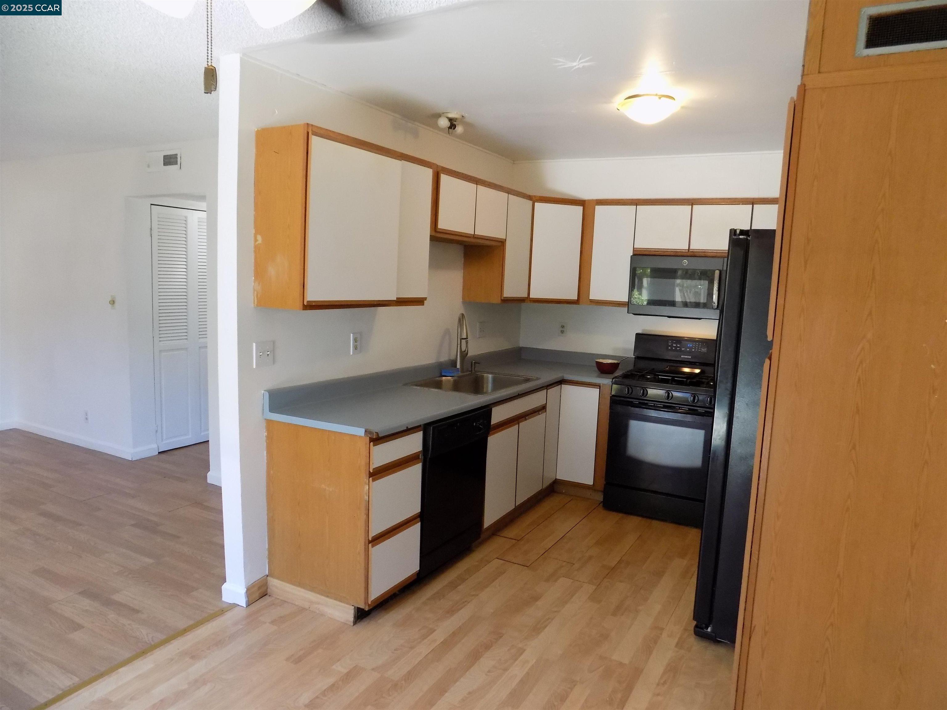 Photo #6: 41103635 Listing 