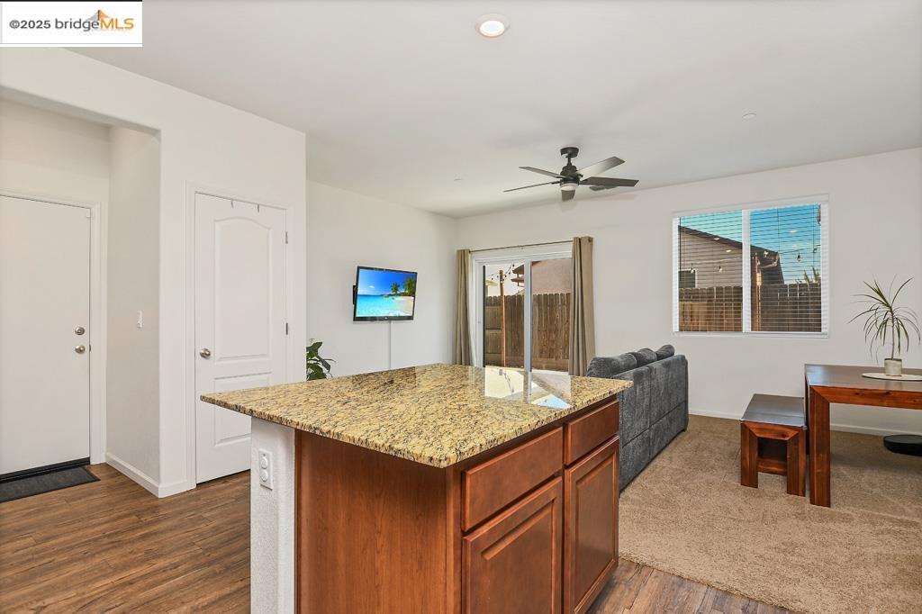 Detail Gallery Image 11 of 30 For 745 Bluestone Dr, Stockton,  CA 95206 - 3 Beds | 3 Baths