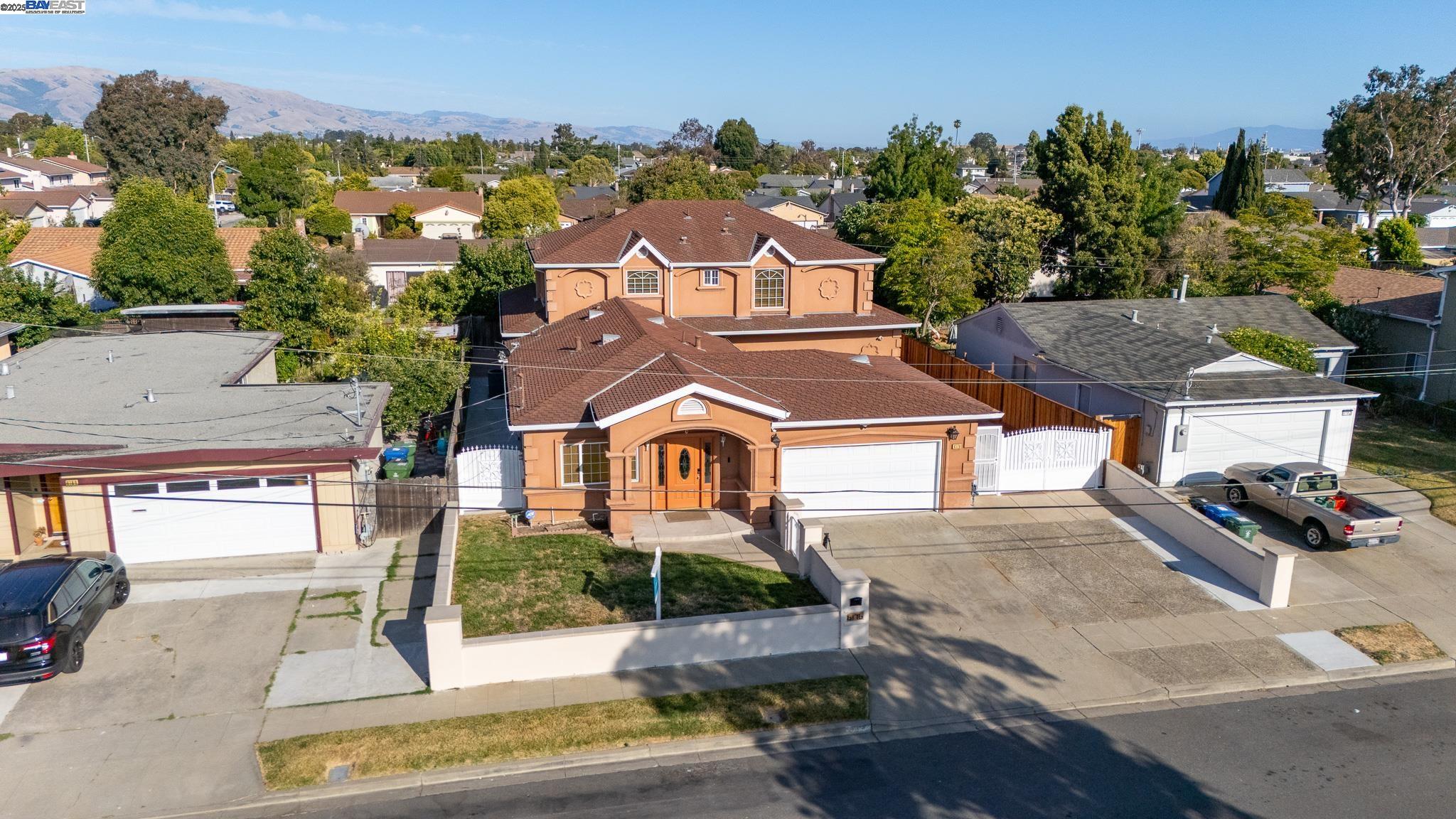Detail Gallery Image 2 of 58 For 6176 Thomas Ave, Newark,  CA 94560 - 5 Beds | 6 Baths