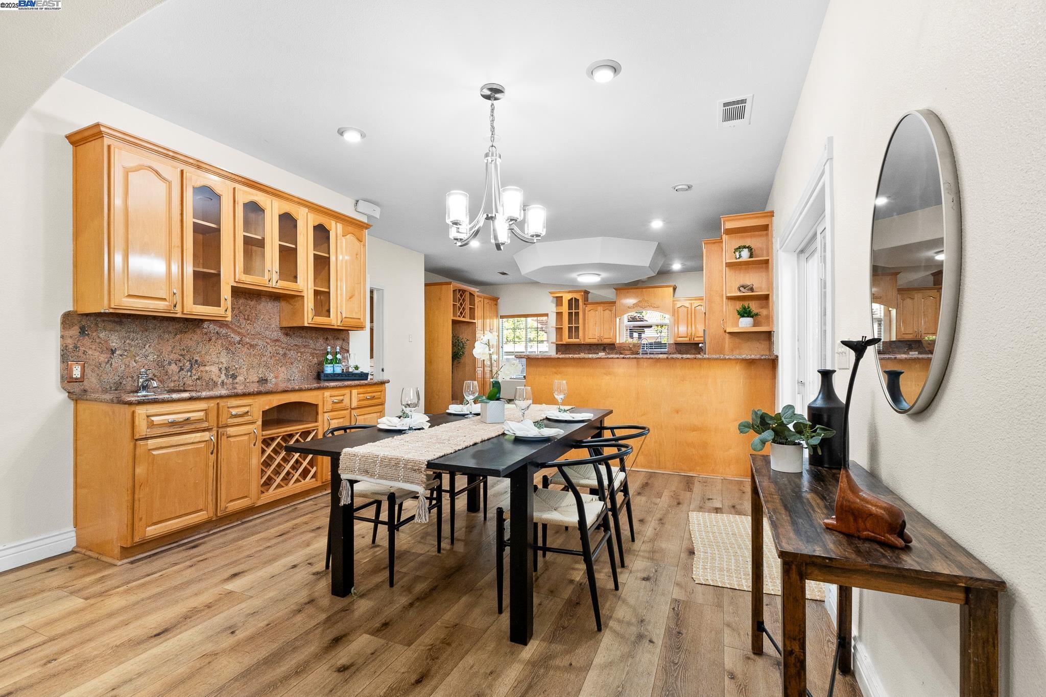 6176 Thomas Ave, Newark, California 94560, 5 Bedrooms Bedrooms, 11 Rooms Rooms,6 BathroomsBathrooms,Residential,For Sale,6176 Thomas Ave,41103640