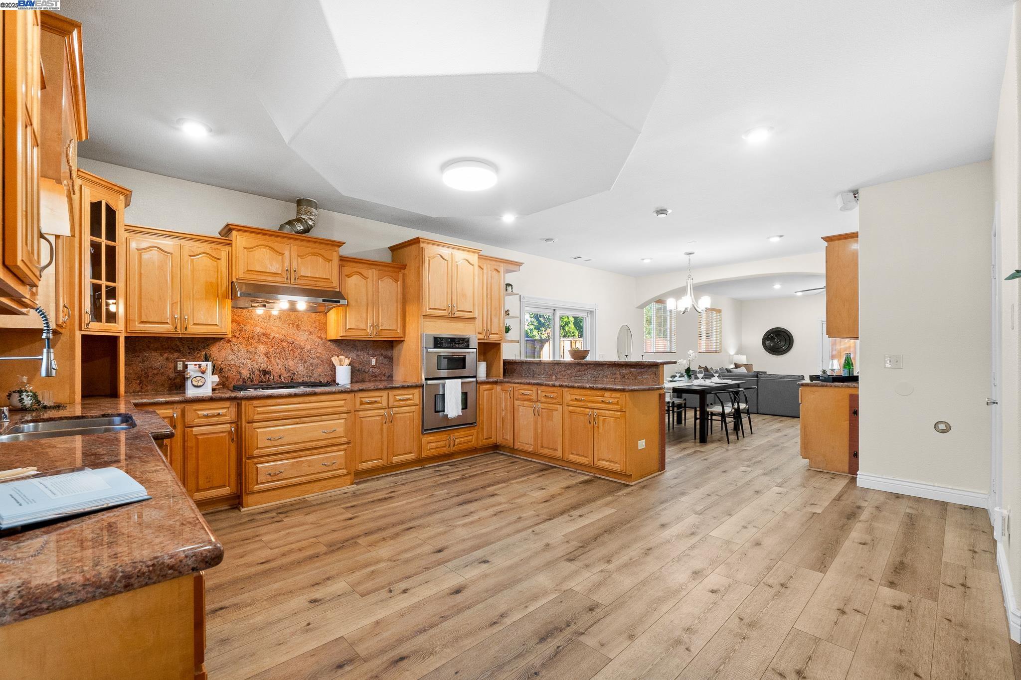 6176 Thomas Ave, Newark, California 94560, 5 Bedrooms Bedrooms, 11 Rooms Rooms,6 BathroomsBathrooms,Residential,For Sale,6176 Thomas Ave,41103640