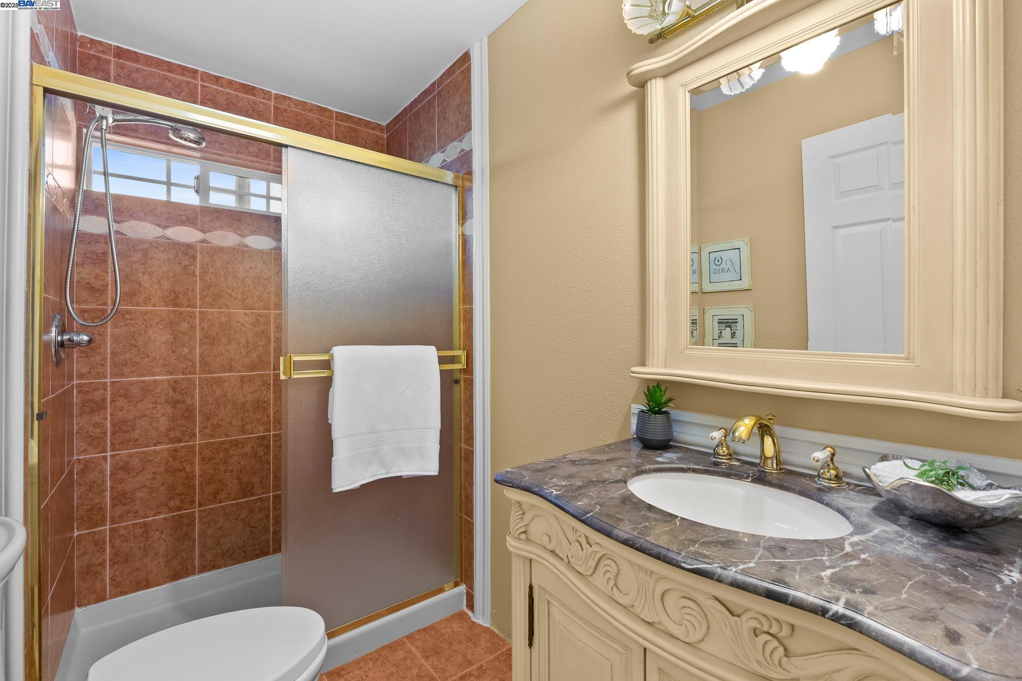 6176 Thomas Ave, Newark, California 94560, 5 Bedrooms Bedrooms, 11 Rooms Rooms,6 BathroomsBathrooms,Residential,For Sale,6176 Thomas Ave,41103640