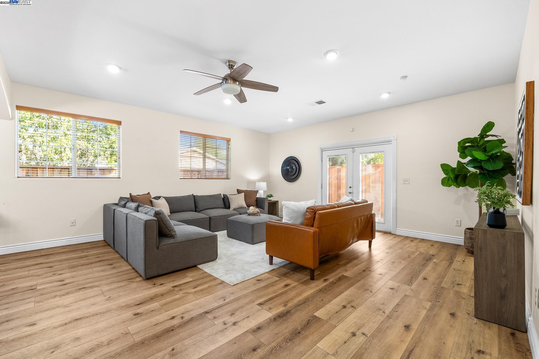 6176 Thomas Ave, Newark, California 94560, 5 Bedrooms Bedrooms, 11 Rooms Rooms,6 BathroomsBathrooms,Residential,For Sale,6176 Thomas Ave,41103640