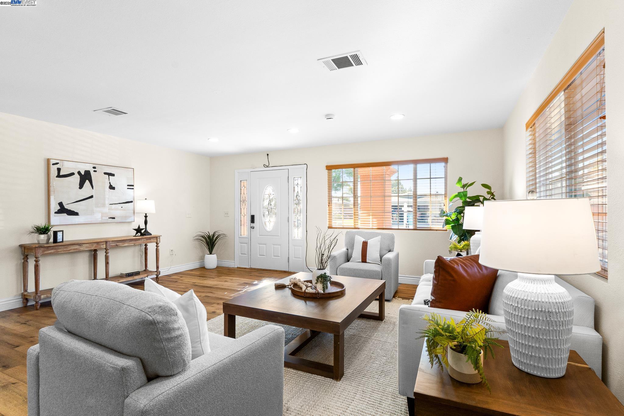 Detail Gallery Image 6 of 58 For 6176 Thomas Ave, Newark,  CA 94560 - 5 Beds | 6 Baths