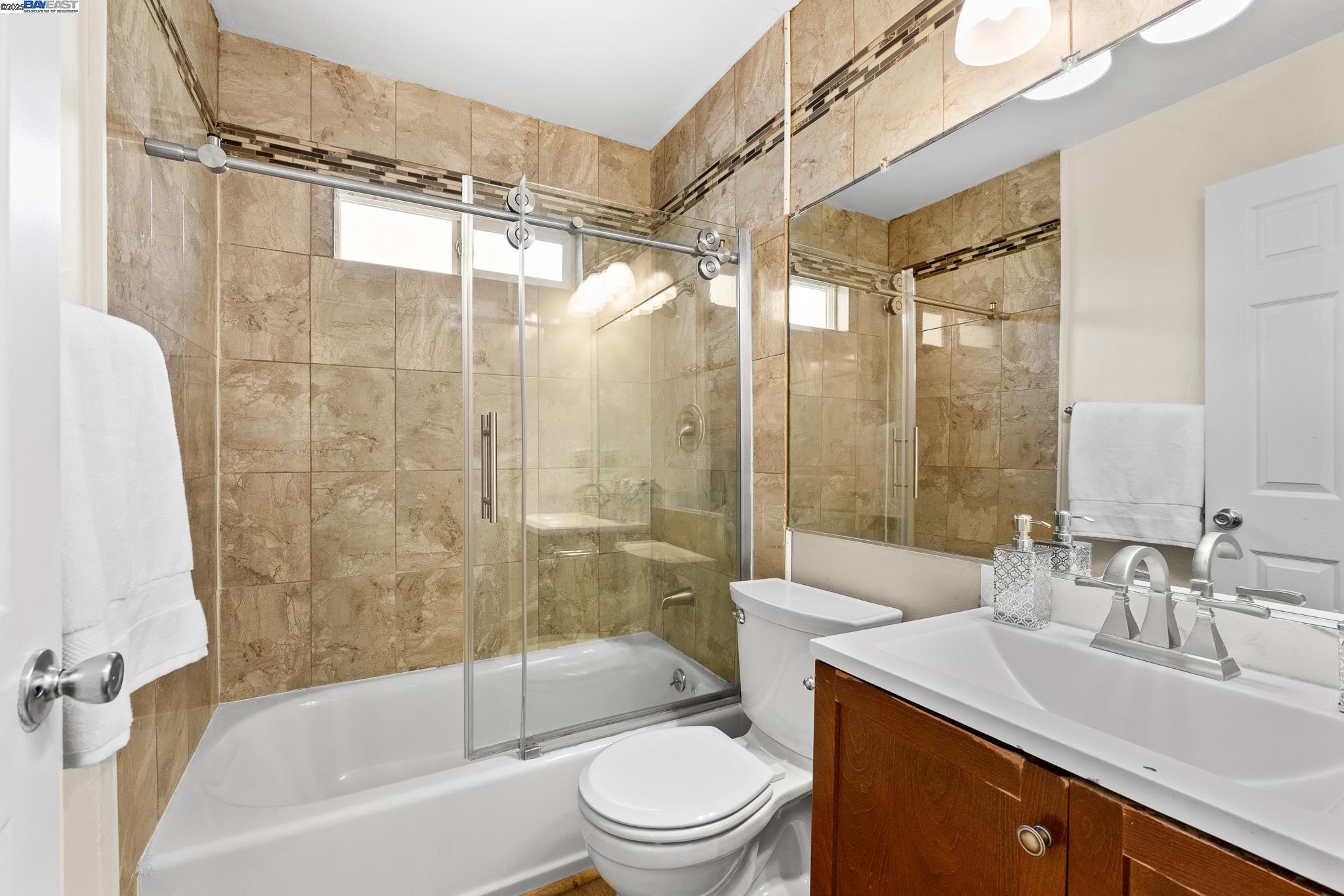 6176 Thomas Ave, Newark, California 94560, 5 Bedrooms Bedrooms, 11 Rooms Rooms,6 BathroomsBathrooms,Residential,For Sale,6176 Thomas Ave,41103640