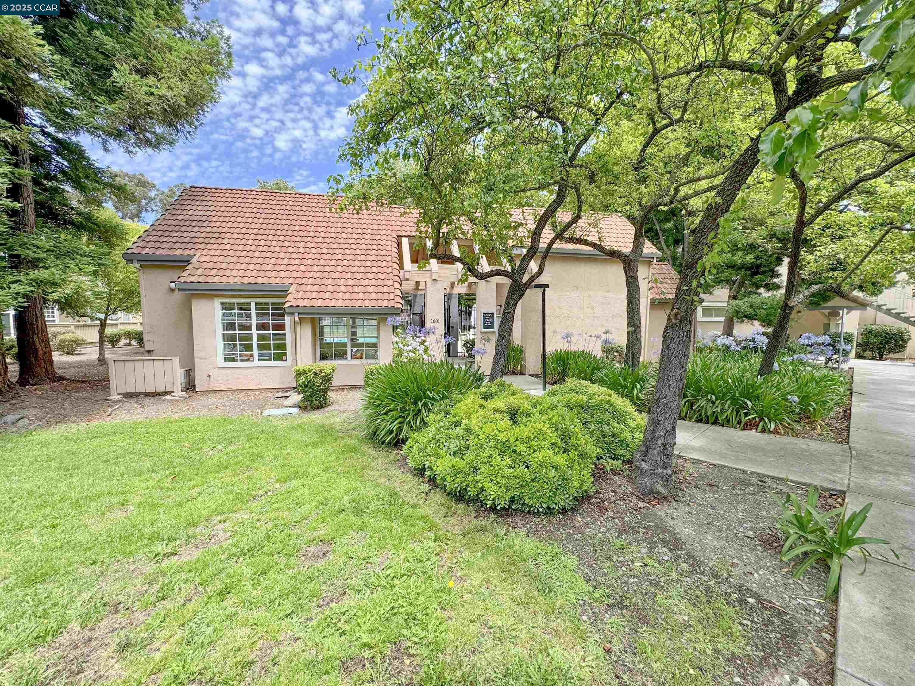 Photo #25: 41103642 Listing: Photo #25
