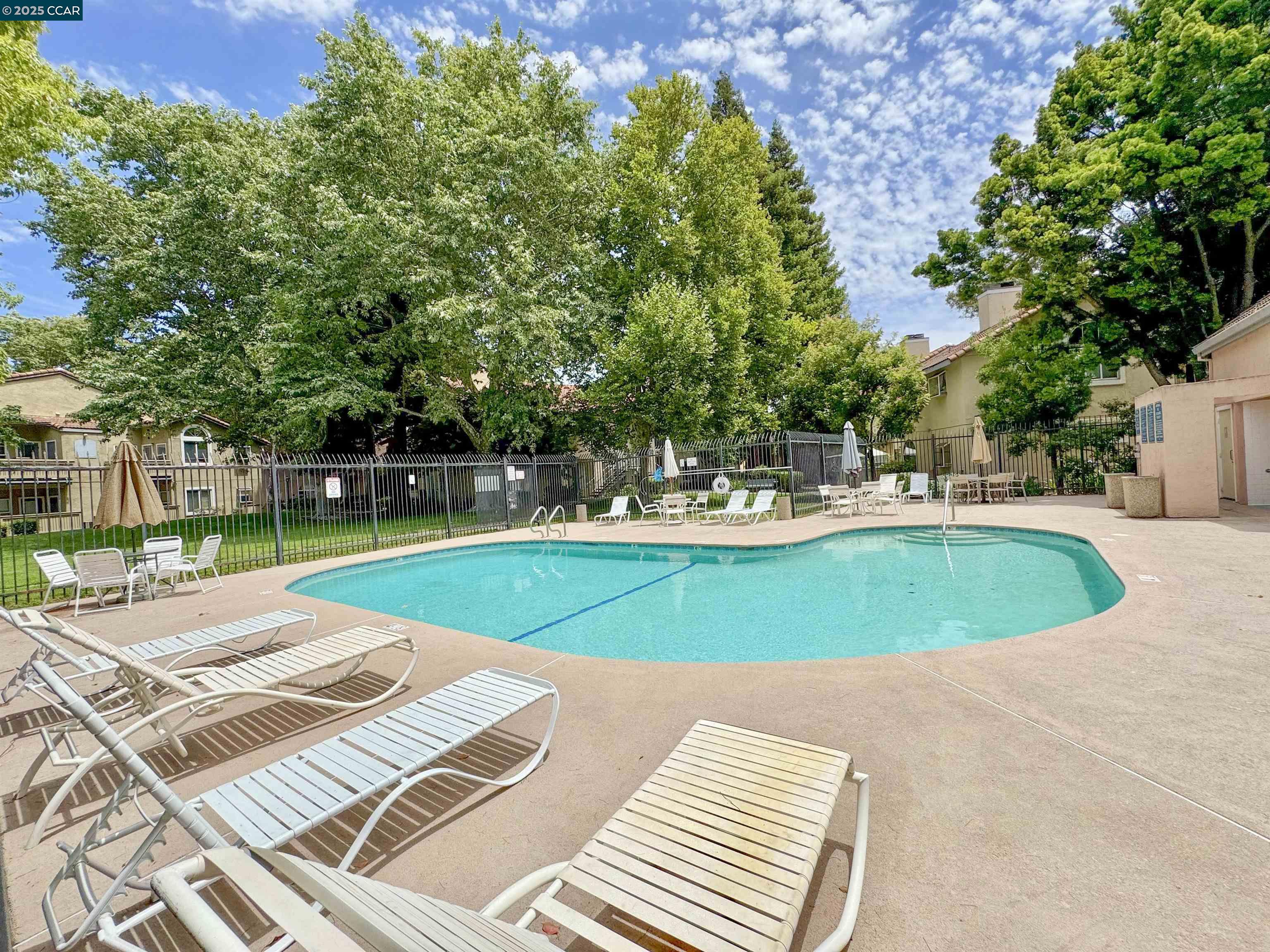 1407 Forest Run, Hercules, California 94547, 2 Bedrooms Bedrooms, 6 Rooms Rooms,1 BathroomBathrooms,Residential,For Sale,1407 Forest Run,41103642
