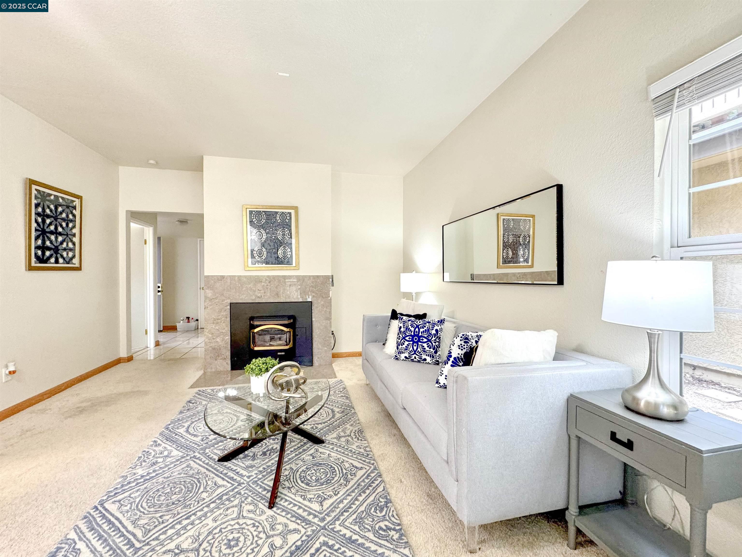 Photo #5: 41103642 Listing 