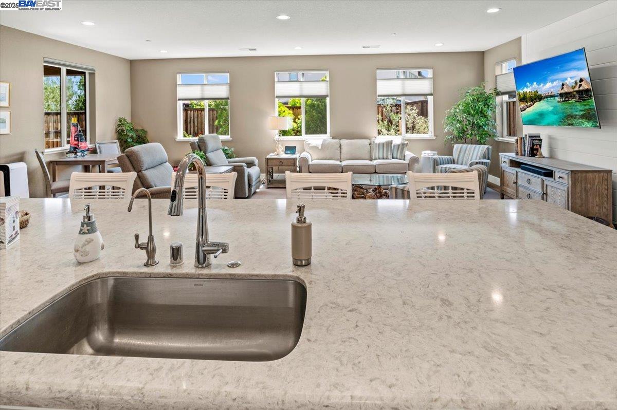 Detail Gallery Image 17 of 59 For 6822 Spanner Ct, Tracy,  CA 95377 - 5 Beds | 4/1 Baths