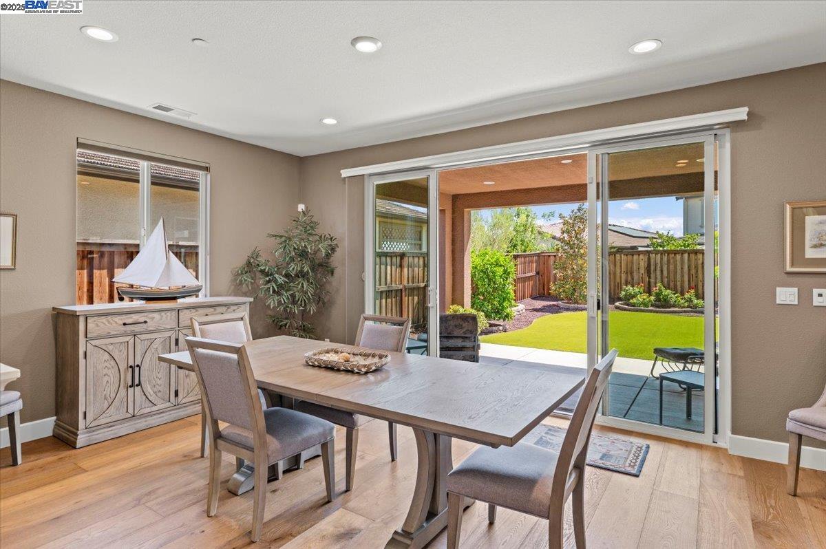 6822 Spanner Ct, Tracy, California 95377, 5 Bedrooms Bedrooms, 9 Rooms Rooms,4 BathroomsBathrooms,Residential,For Sale,6822 Spanner Ct,41103644