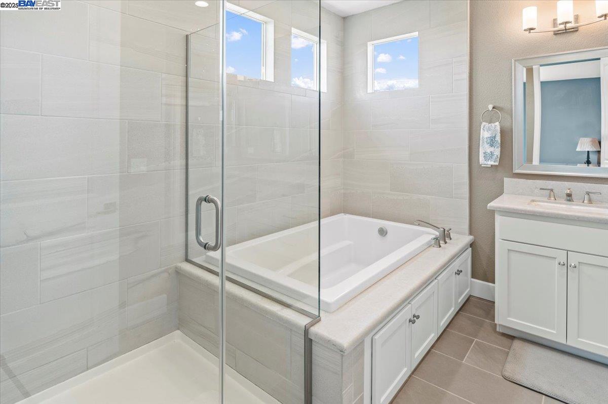 6822 Spanner Ct, Tracy, California 95377, 5 Bedrooms Bedrooms, 9 Rooms Rooms,4 BathroomsBathrooms,Residential,For Sale,6822 Spanner Ct,41103644