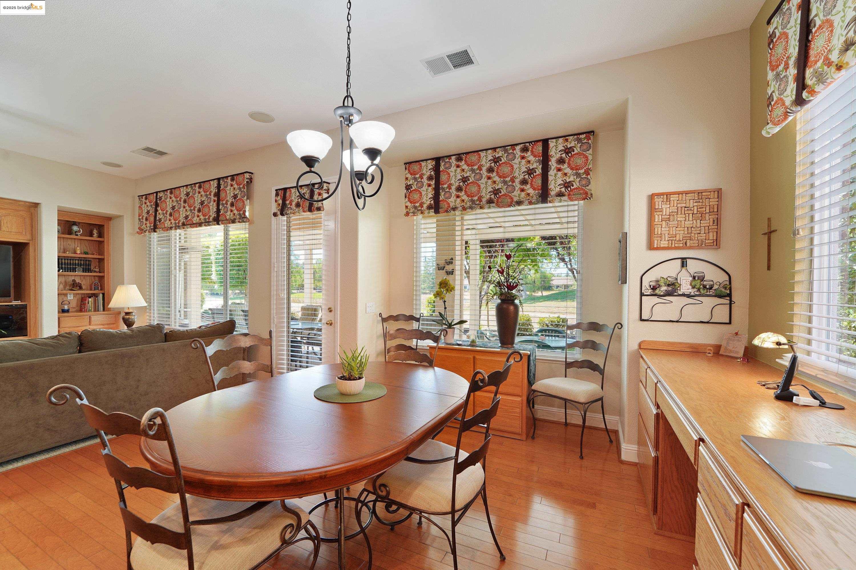 910 Suntan Lane, Brentwood, California 94513, 2 Bedrooms Bedrooms, 8 Rooms Rooms,2 BathroomsBathrooms,Residential,For Sale,910 Suntan Lane,41103647