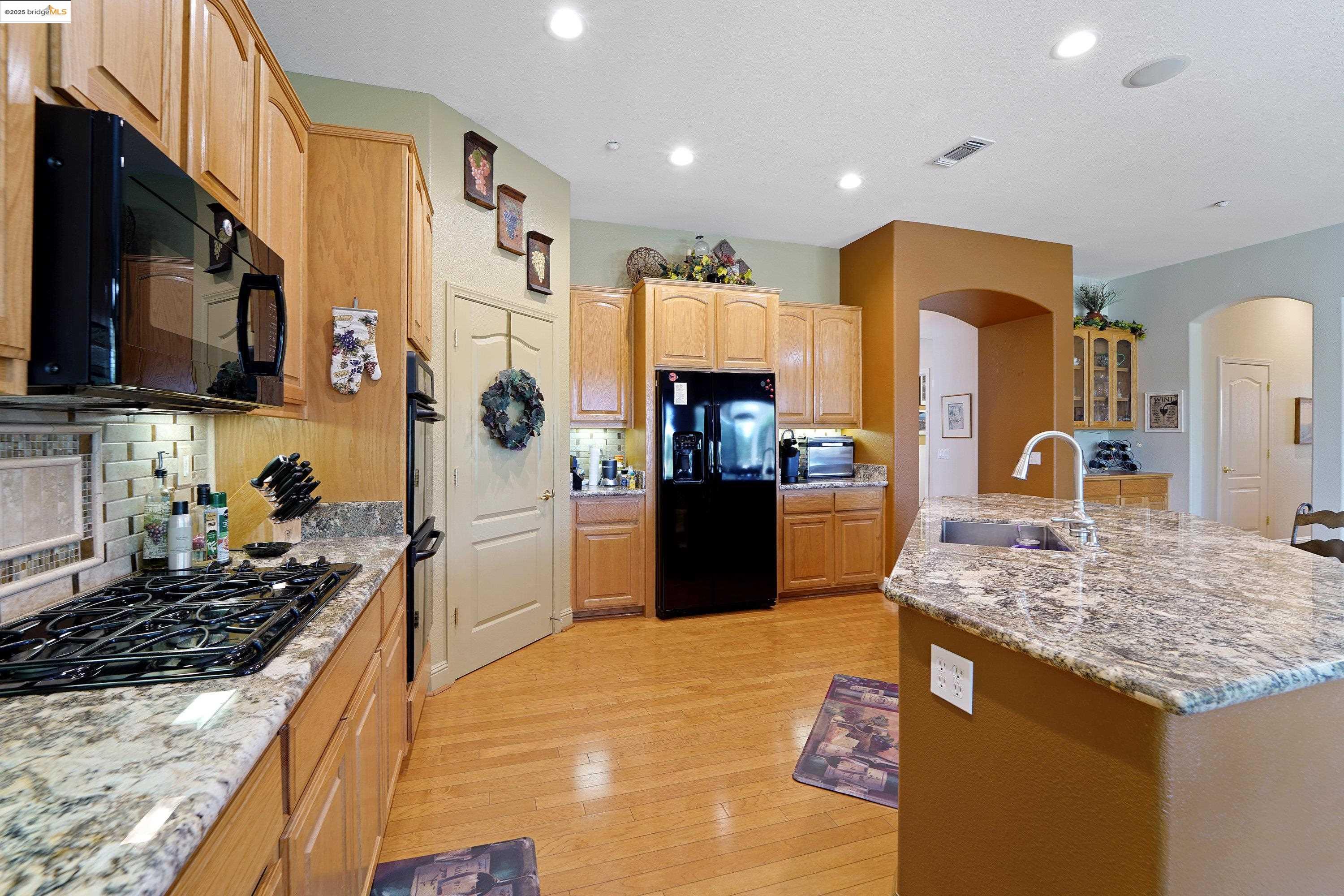 910 Suntan Lane, Brentwood, California 94513, 2 Bedrooms Bedrooms, 8 Rooms Rooms,2 BathroomsBathrooms,Residential,For Sale,910 Suntan Lane,41103647