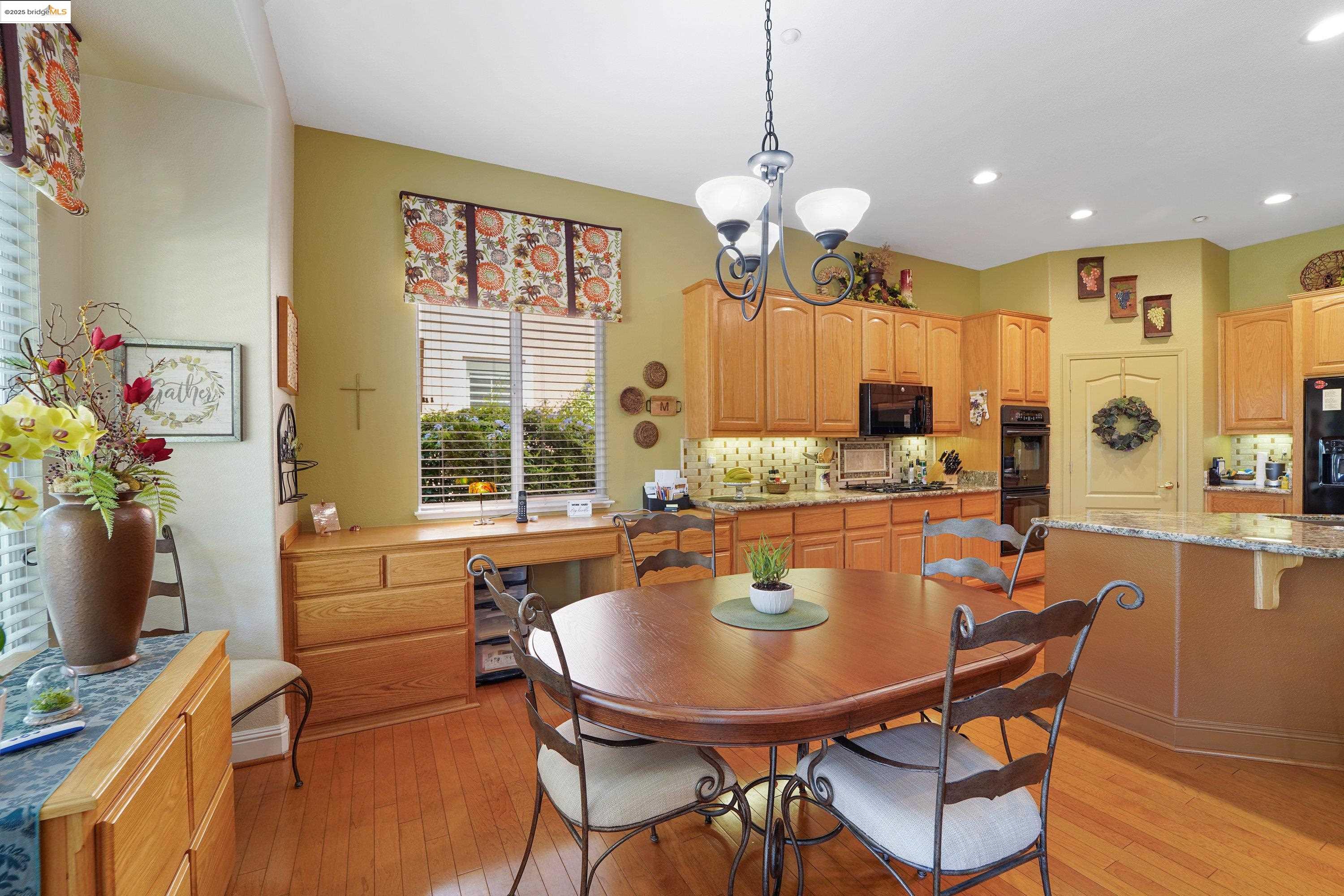 910 Suntan Lane, Brentwood, California 94513, 2 Bedrooms Bedrooms, 8 Rooms Rooms,2 BathroomsBathrooms,Residential,For Sale,910 Suntan Lane,41103647
