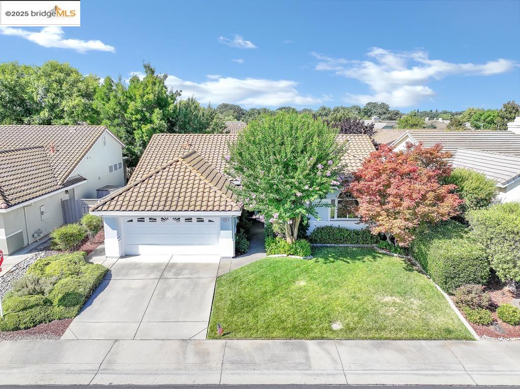 Detail Gallery Image 2 of 38 For 4201 Rose Creek Rd, Roseville,  CA 95747 - 3 Beds | 2 Baths