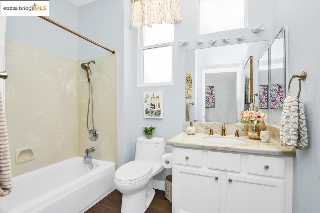 Detail Gallery Image 16 of 38 For 4201 Rose Creek Rd, Roseville,  CA 95747 - 3 Beds | 2 Baths