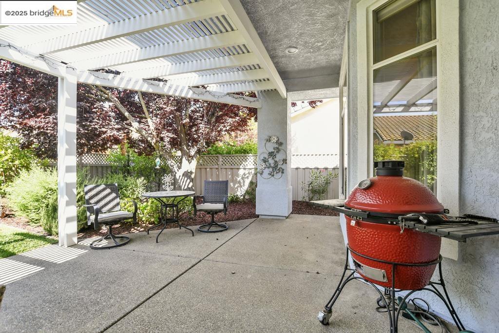 Detail Gallery Image 26 of 38 For 4201 Rose Creek Rd, Roseville,  CA 95747 - 3 Beds | 2 Baths