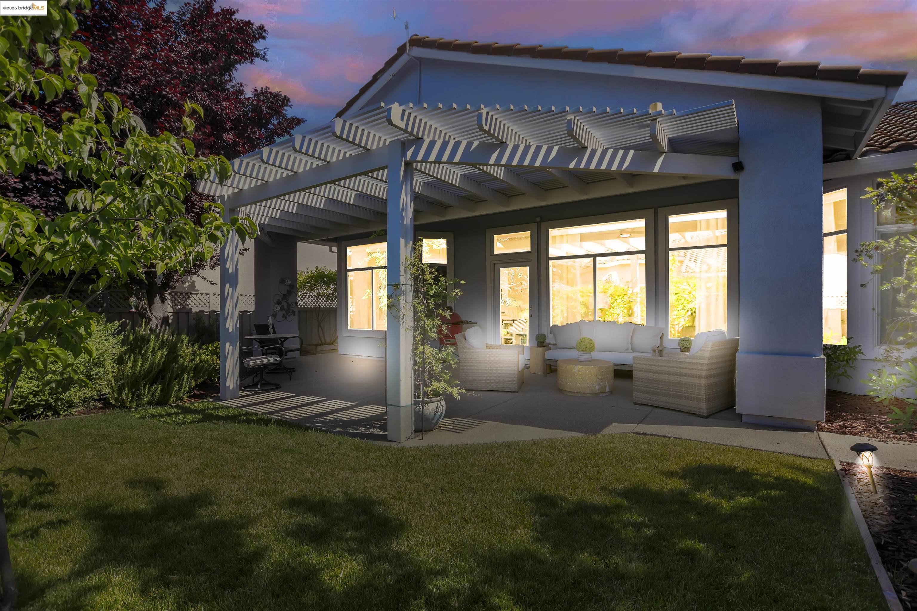 Detail Gallery Image 31 of 38 For 4201 Rose Creek Rd, Roseville,  CA 95747 - 3 Beds | 2 Baths