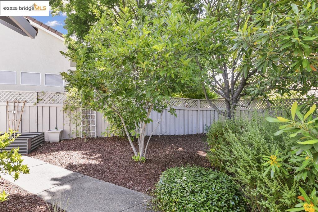 Detail Gallery Image 32 of 38 For 4201 Rose Creek Rd, Roseville,  CA 95747 - 3 Beds | 2 Baths