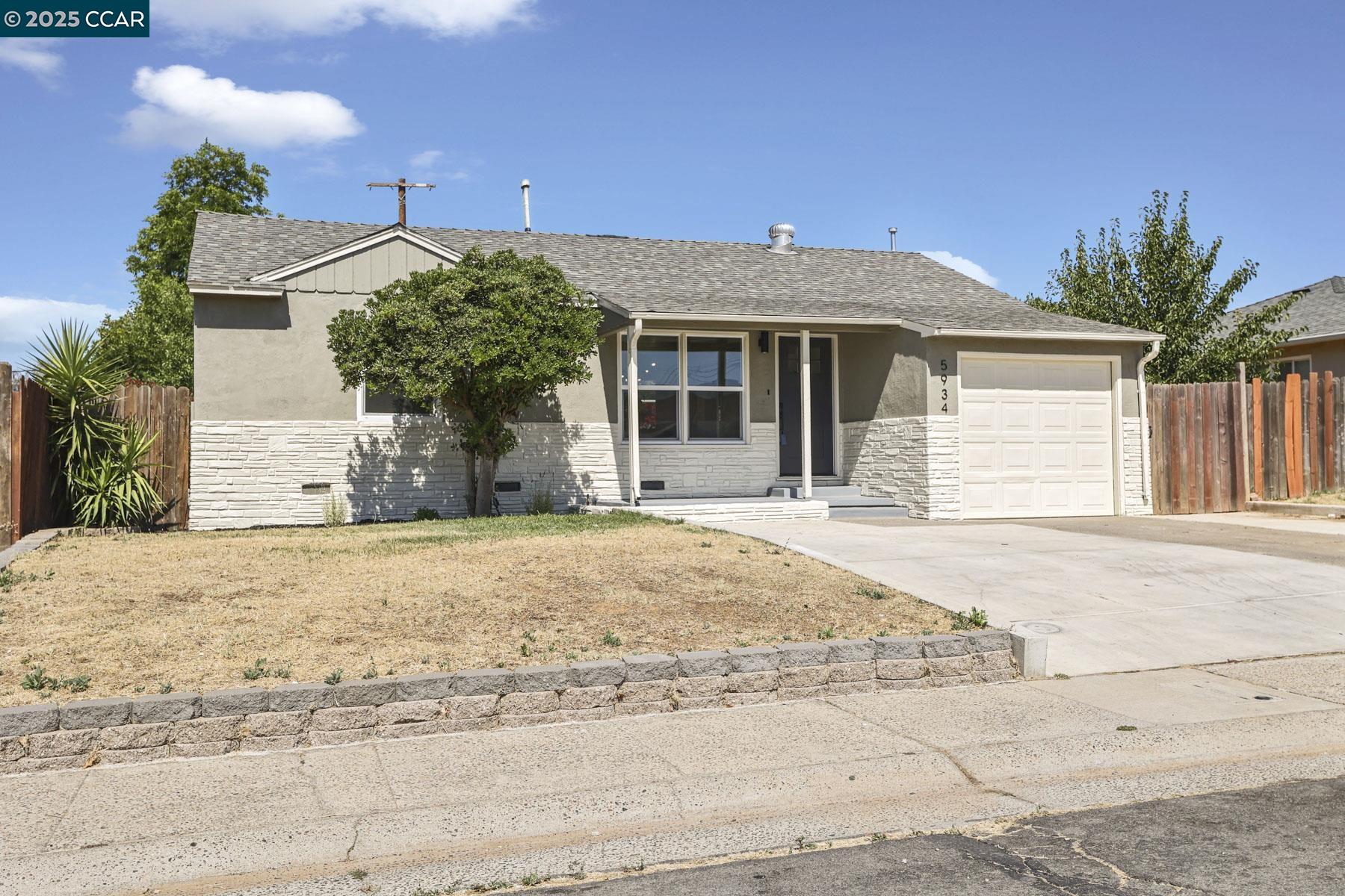 Detail Gallery Image 1 of 1 For 5934 61st Street, Sacramento,  CA 95824 - 2 Beds | 1 Baths