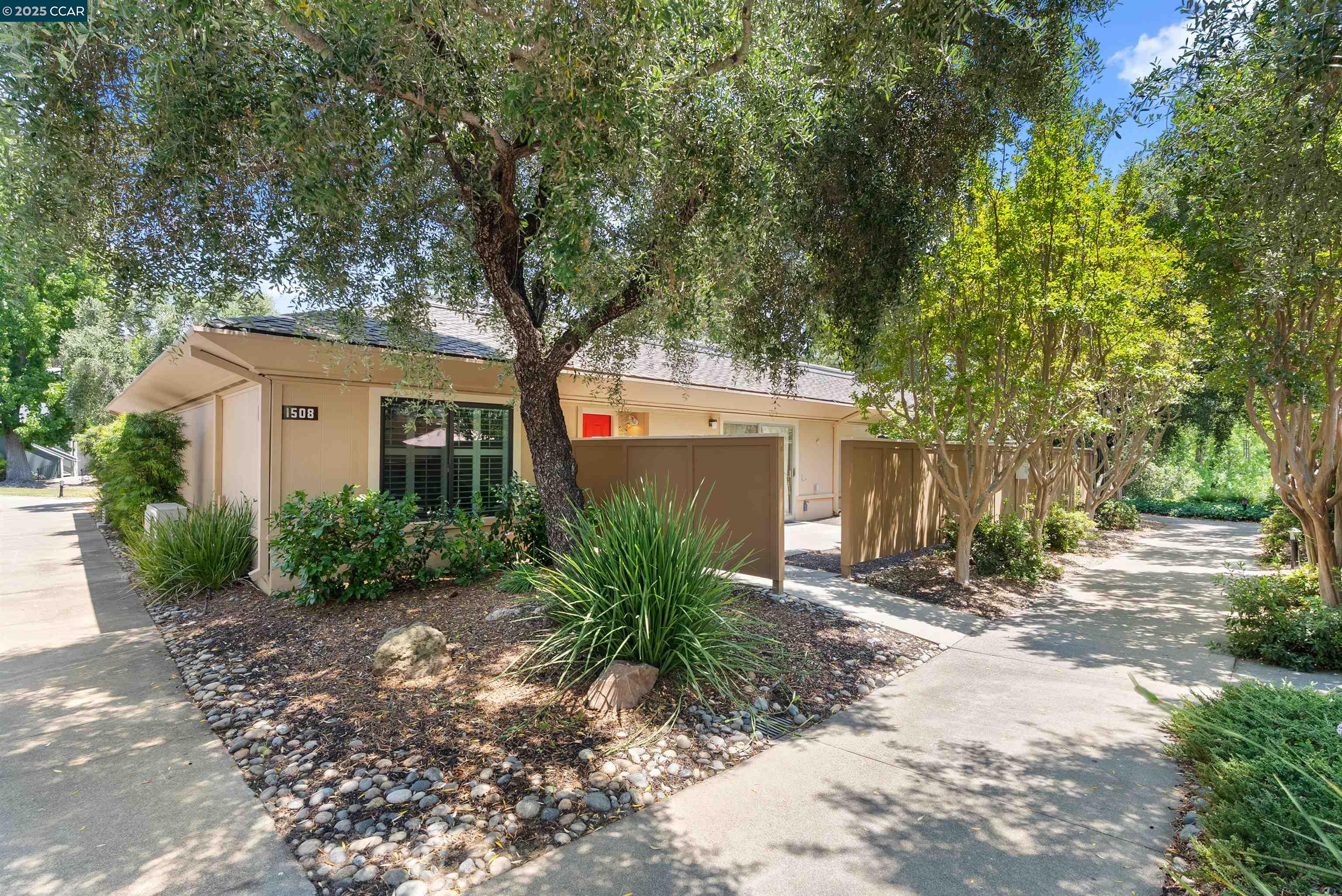 Detail Gallery Image 1 of 1 For 1508 Golden Rain Rd #1,  Walnut Creek,  CA 94595 - 1 Beds | 1 Baths