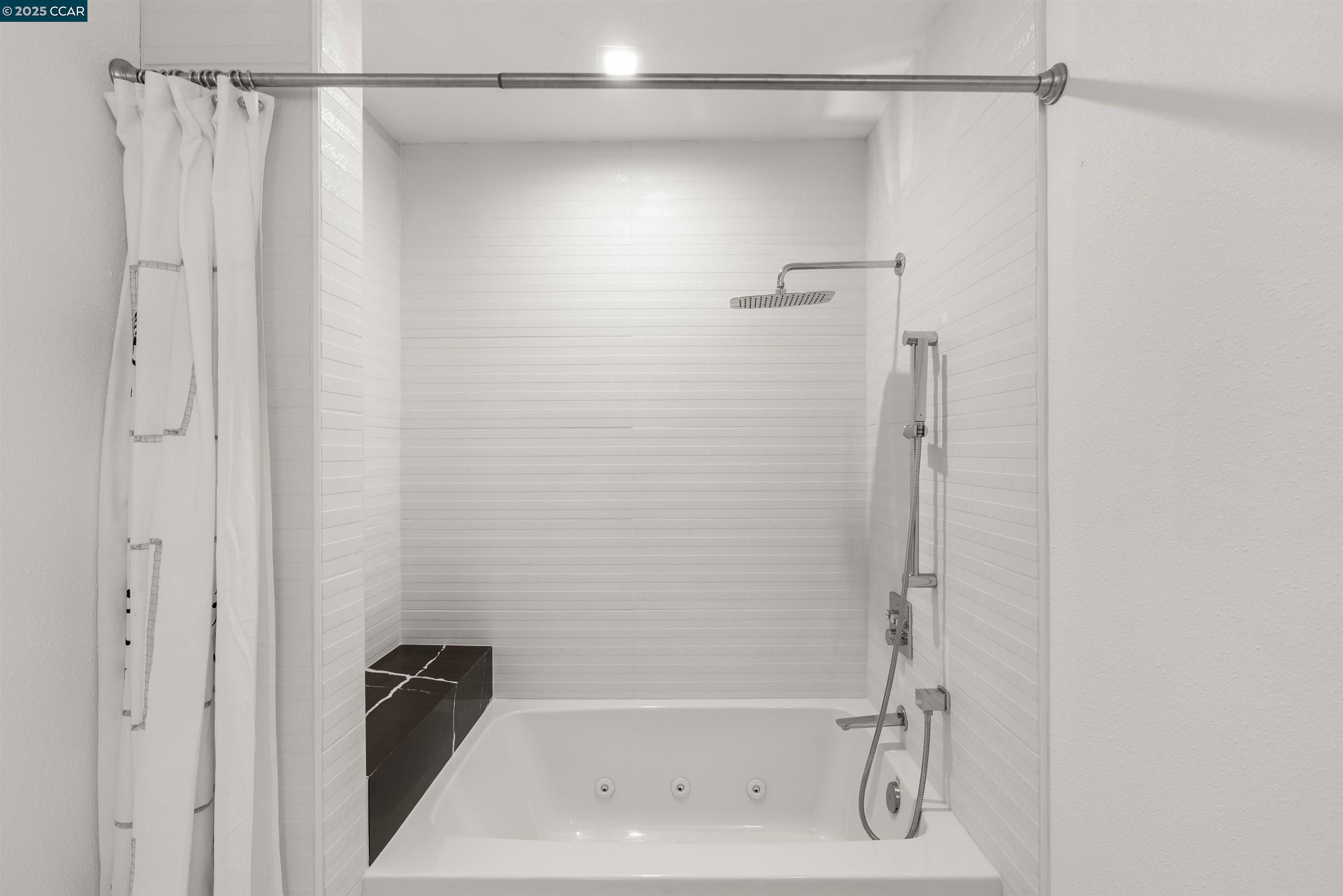 Photo #14: 41103651 Listing: Photo #14