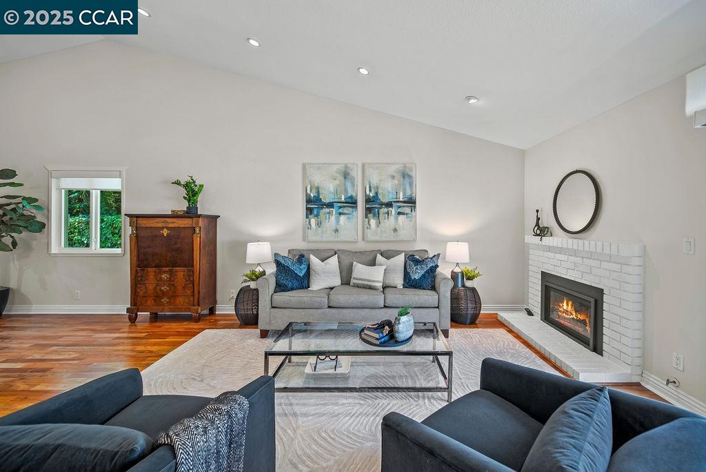 Photo #3: 41103652 Listing 