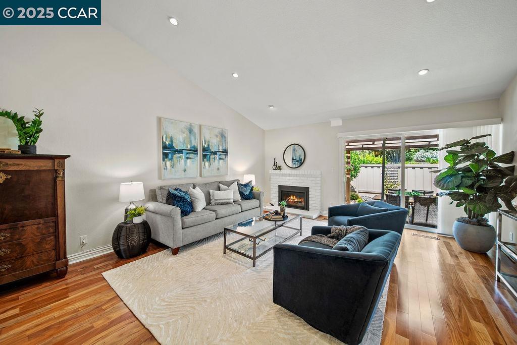 Photo #5: 41103652 Listing 